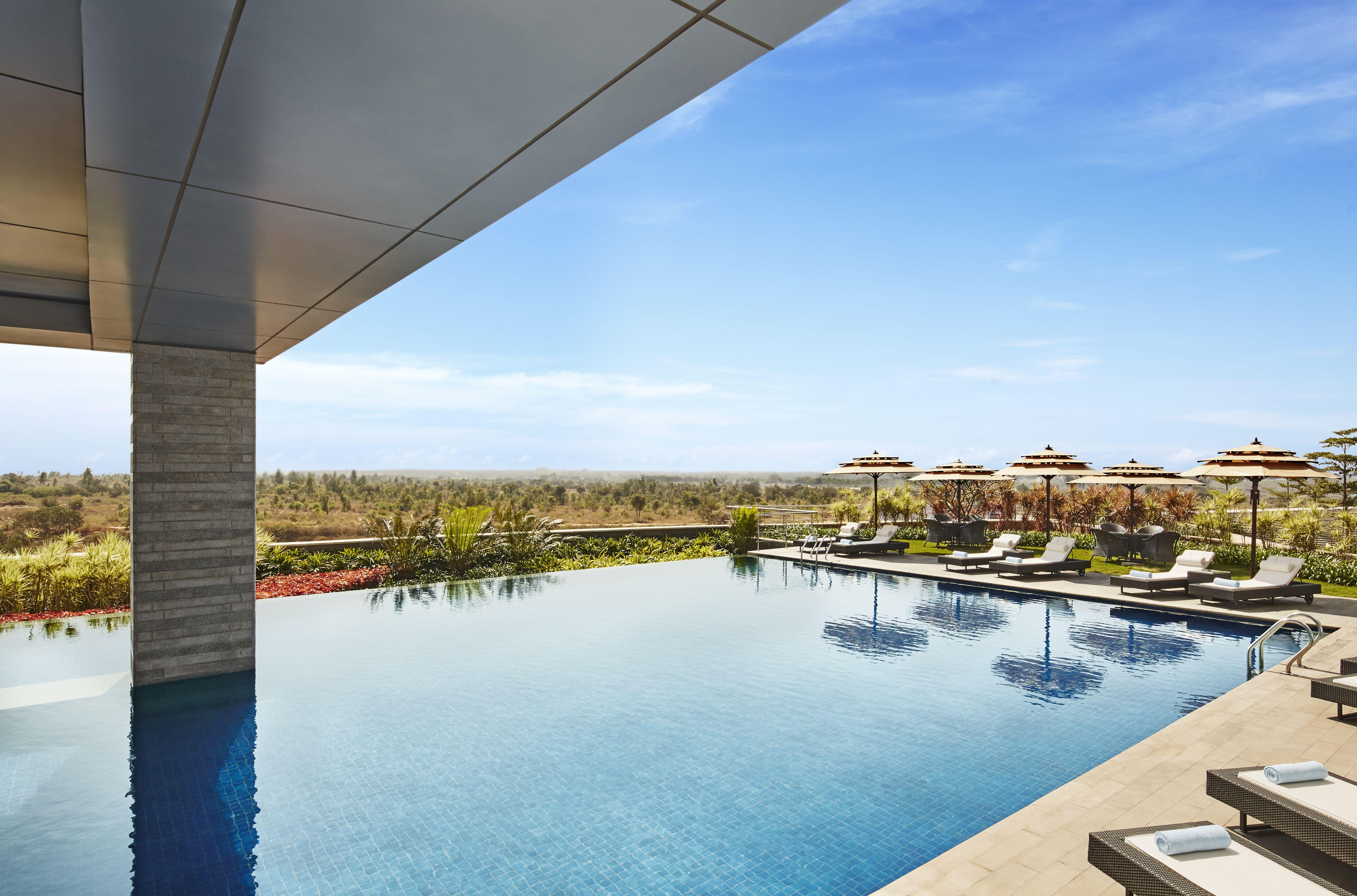Taj Bangalore Devanahalli Exterior photo The pool at the Westin Hyderabad