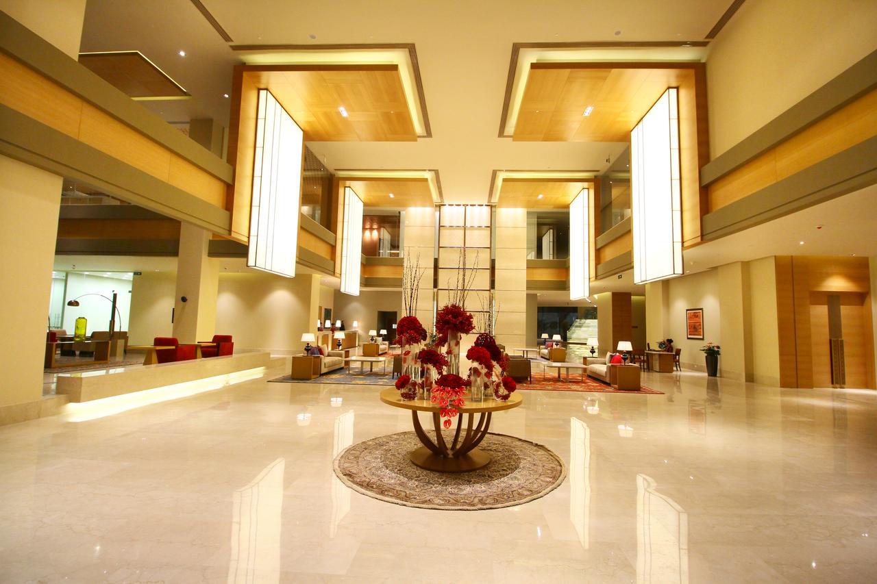 Taj Bangalore Devanahalli Exterior photo The lobby of the hotel
