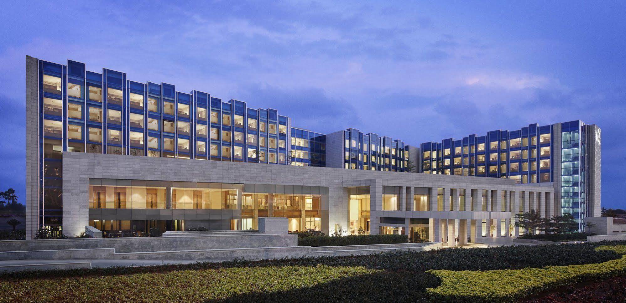 Taj Bangalore Devanahalli Exterior photo The Westin Nanjing